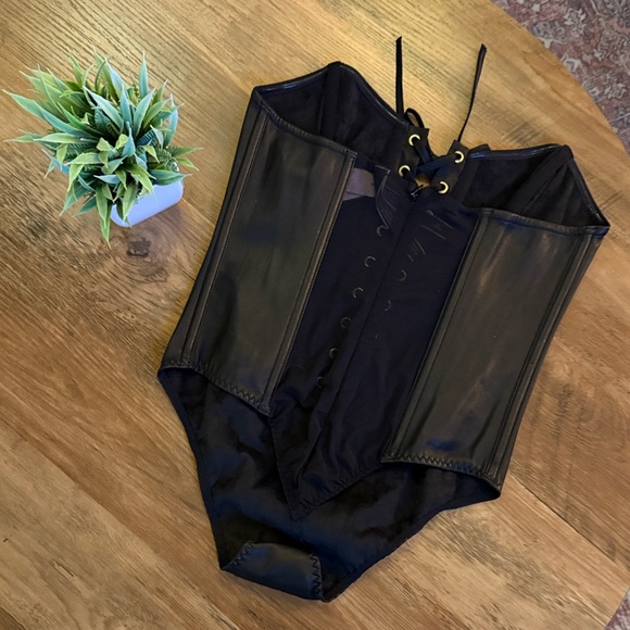 Victoria's Secret black love letters faux leather Black Lace Corset Bodysuit - M - Picture 7 of 11